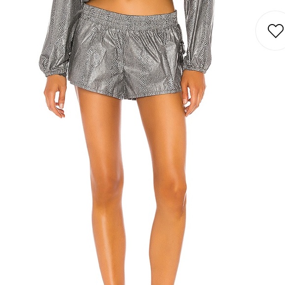 NEW! FP MOVEMENT Diamondback Reflective Shorts - Picture 2 of 4